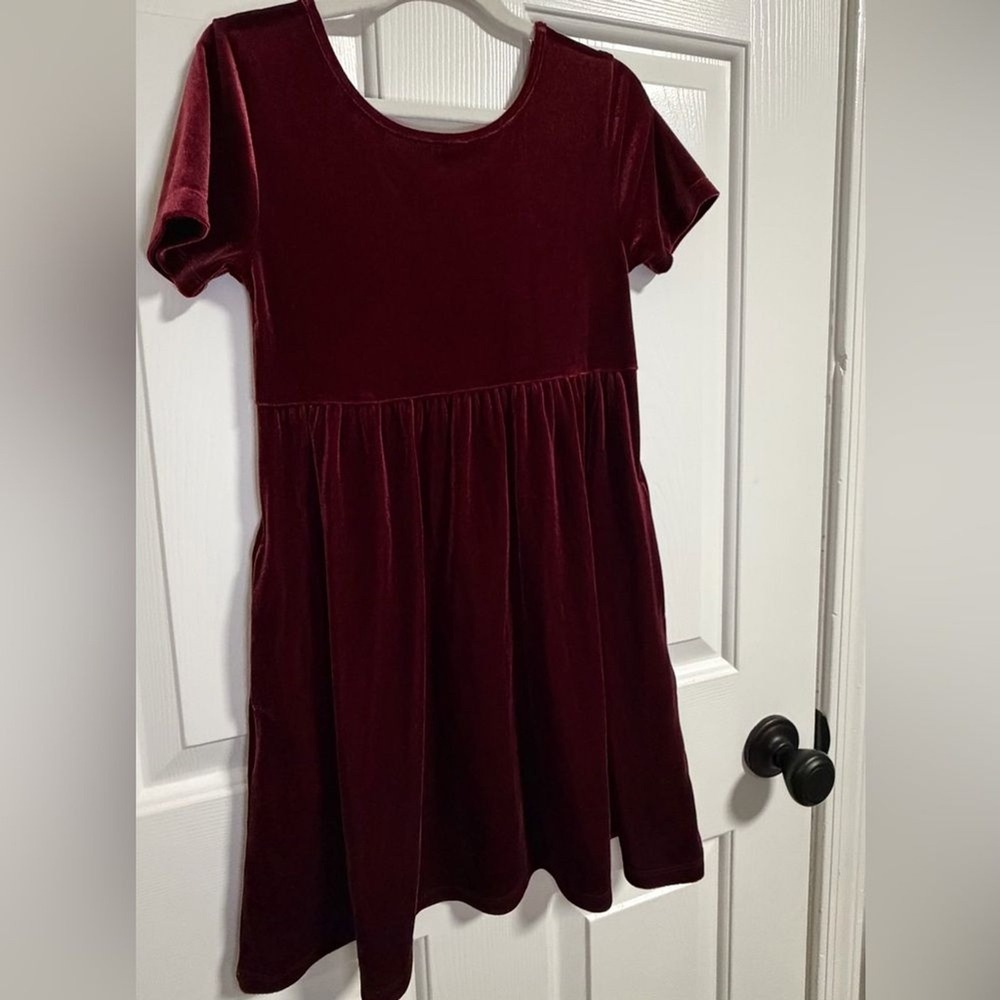 Old Navy Fit & Flare Short-Sleeve Red Wine Velvet Dress for Girls, Size M (8) - Picture 7 of 10